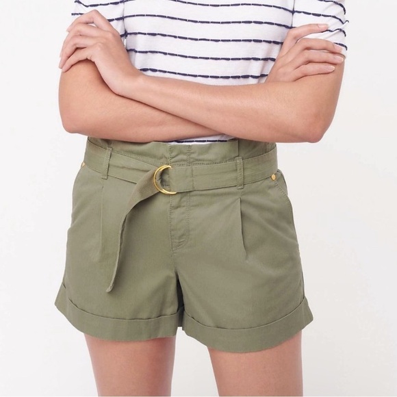 LOFT Pants - Loft Green Army Olive Green Belted Paperbag Shorts Neutral Normcore Size 6